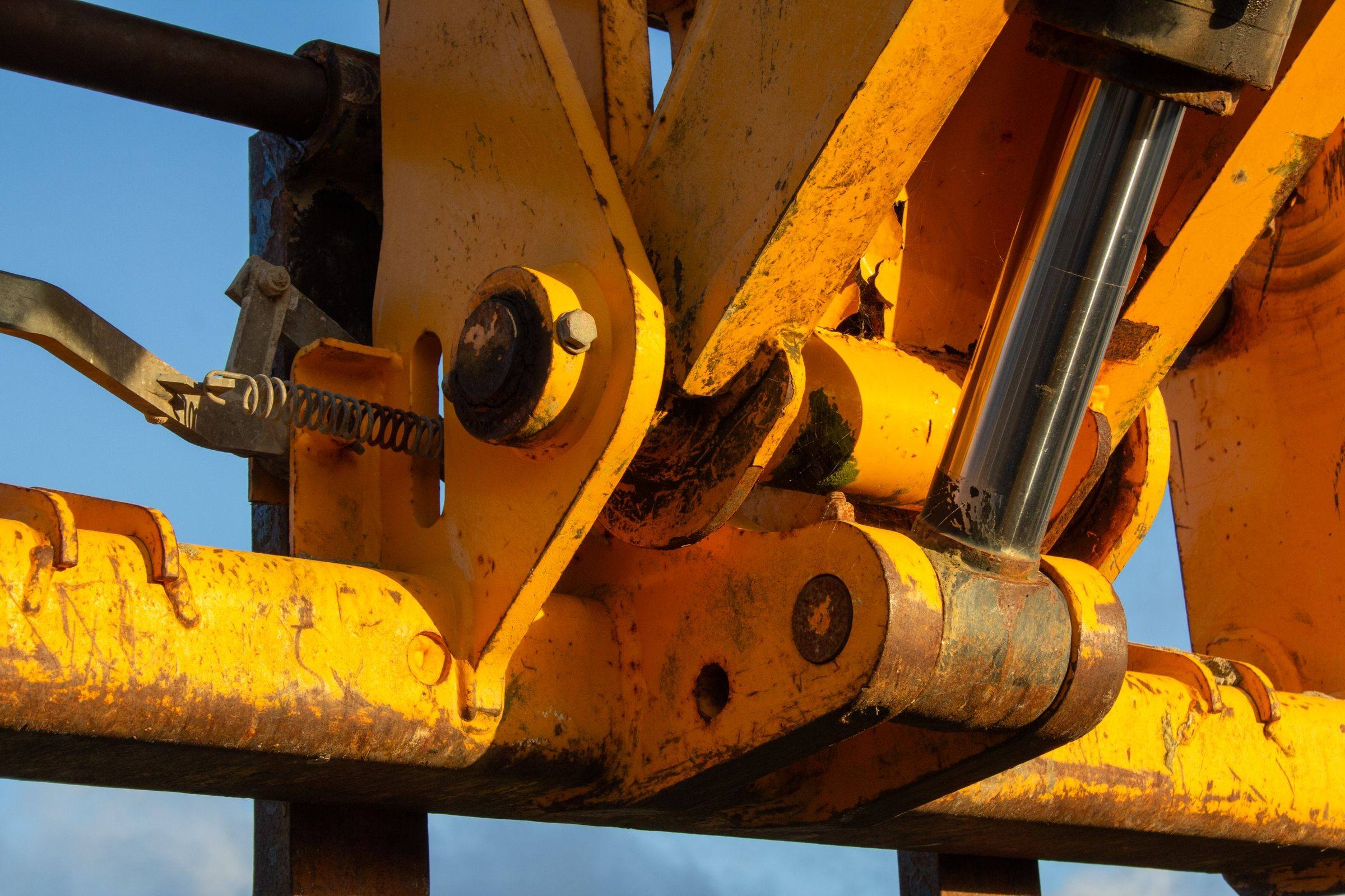 Hydraulic cylinder on an excavator arm